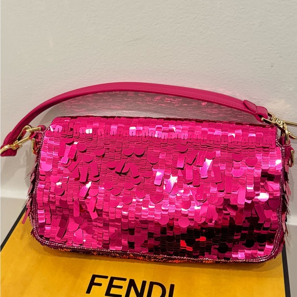 Fendi Fuchsia Pink Sequin Baguette Gold Hardware ‘Sex and the City’ New Rare - Picture 4 of 15